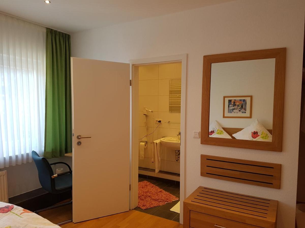Hotel Pension Haus Pooth ヴェーゼル エクステリア 写真